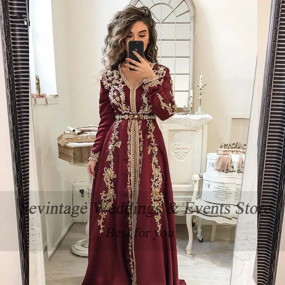 

Sevintage Elegant Red Prom Dress A-Line Long Sleeve Lace Appliques Buttons Formal Evening Dress Floor Length Kafeta Party Gowns