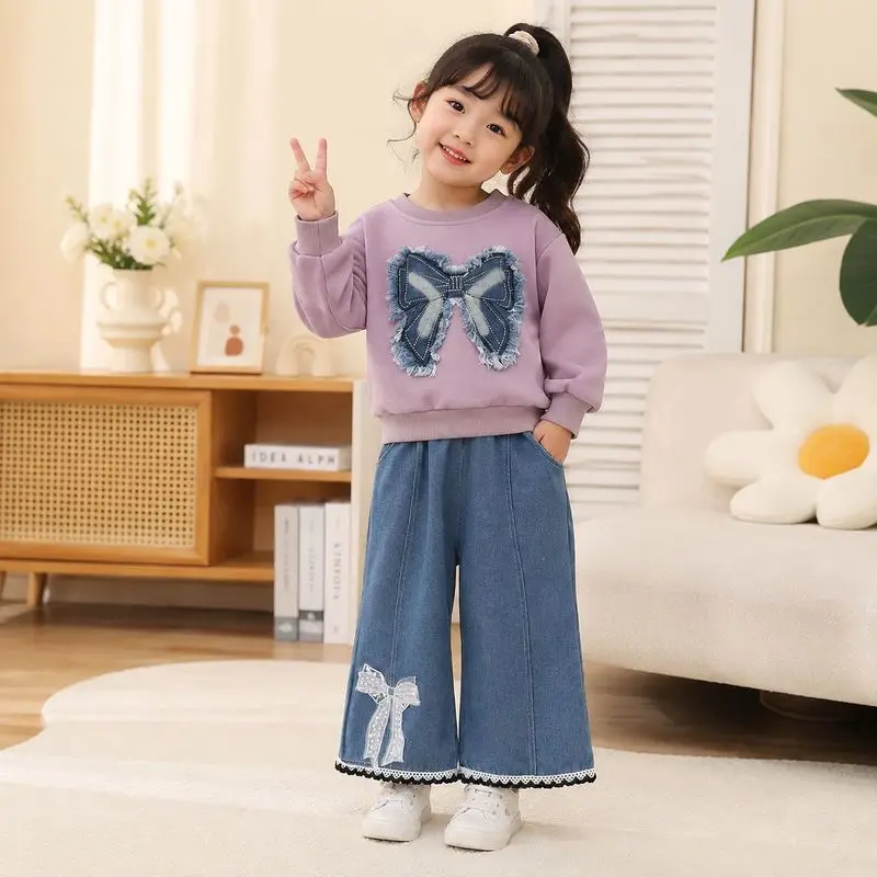 New autumn and spring girls' sweatshirt and denim pants set, featuring a bowknot embroidery design, a two-piece casual sportswea