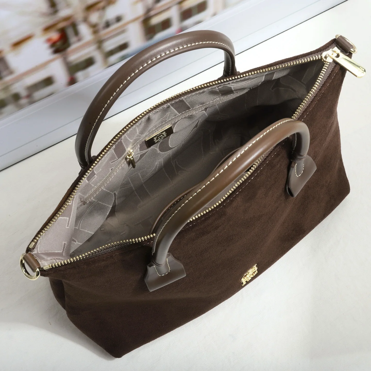 

New Trendy Genuine Leather Handbag with a High-Quality Feel, Large Capacity, Solid Color, Vintage Style, Women's Commuter Handbag, Shopping Bag