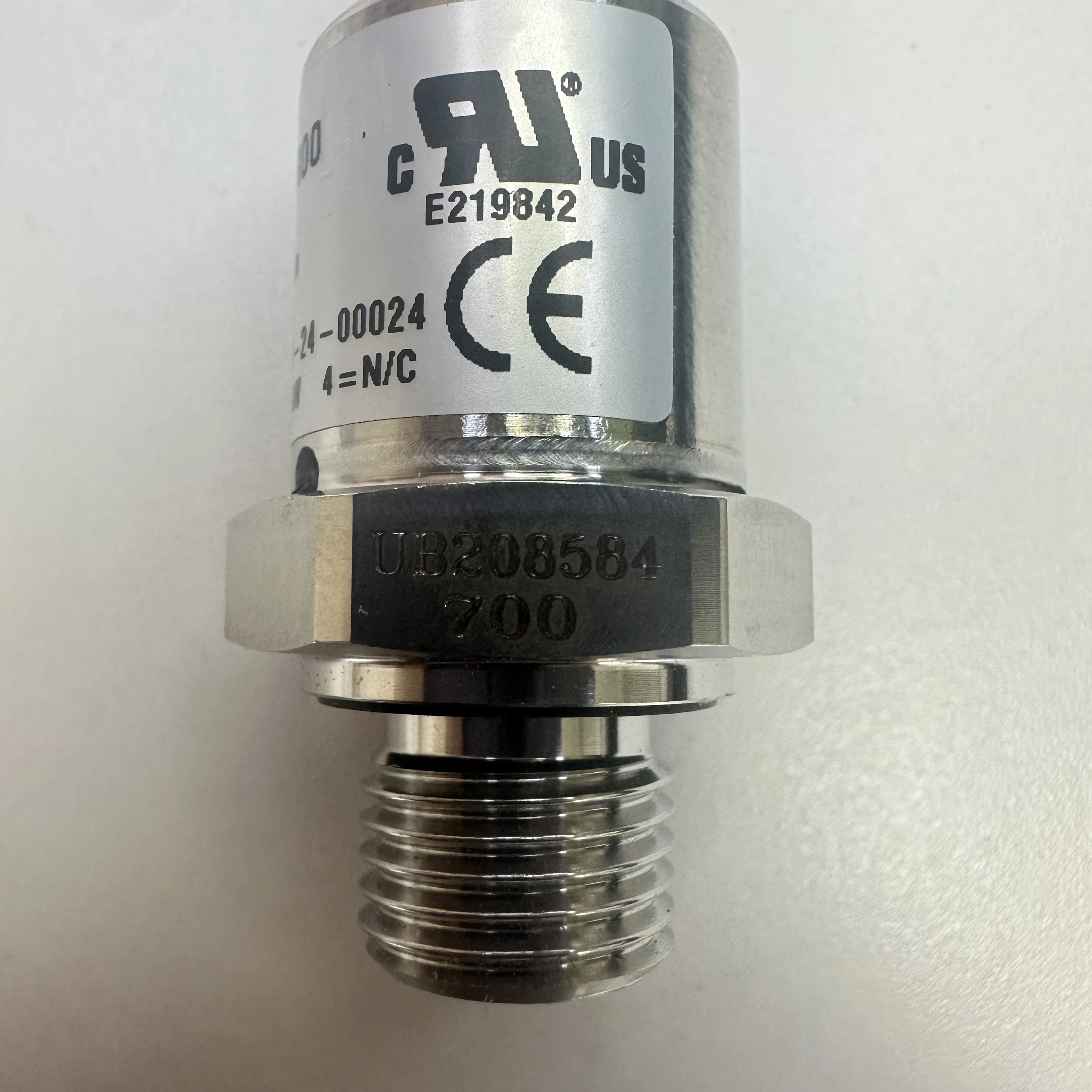 Original Gemstone crane parts, 20-ton/25-ton heavy-duty pressure sensor, upper and chamber hydraulic pressure UB208584700