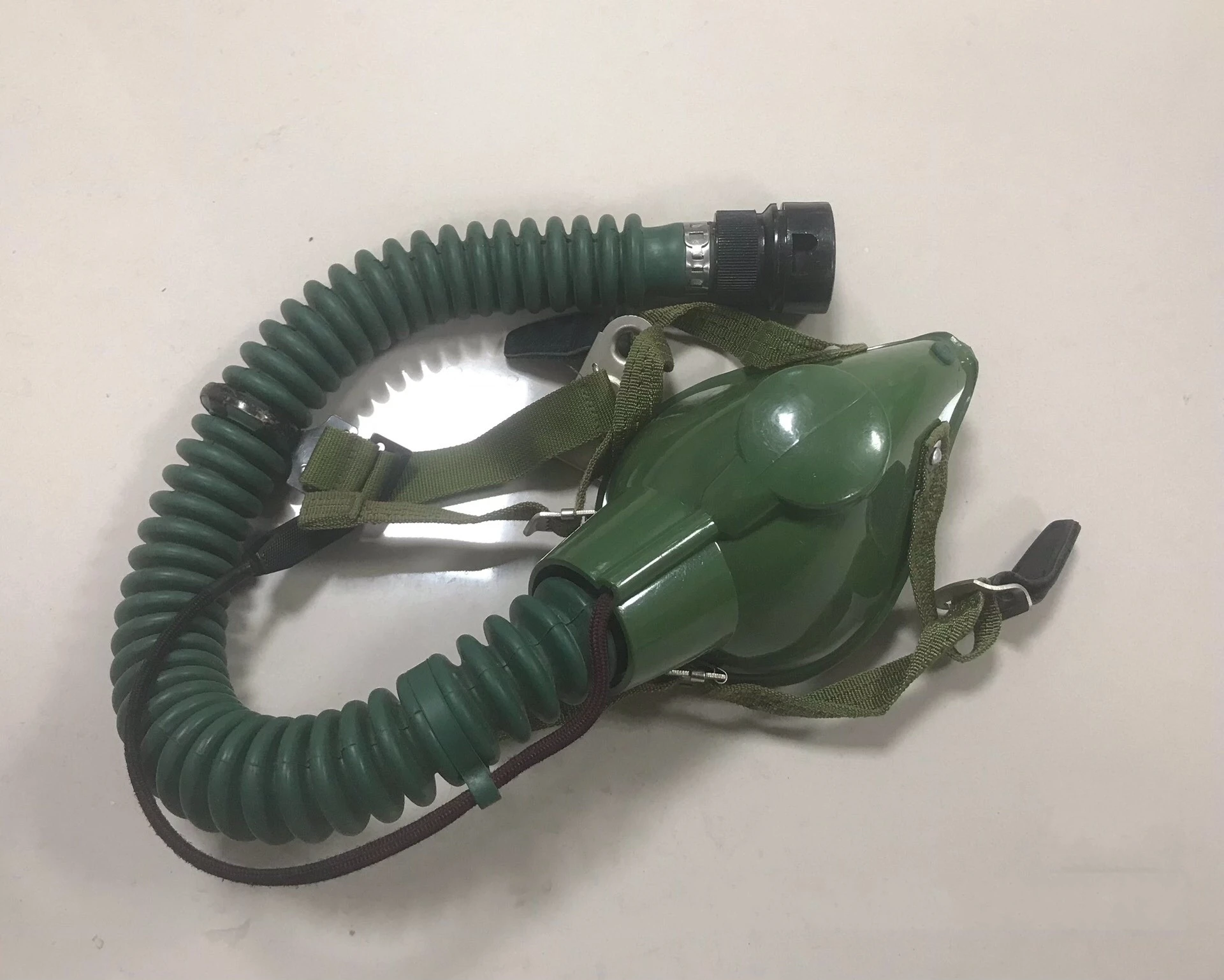 الفائض العسكري الأصلي الأصلي الصيني عالي الارتفاع المقاتل الطيار نمط YM6512 قناع الأكسجين مجموعة كاملة