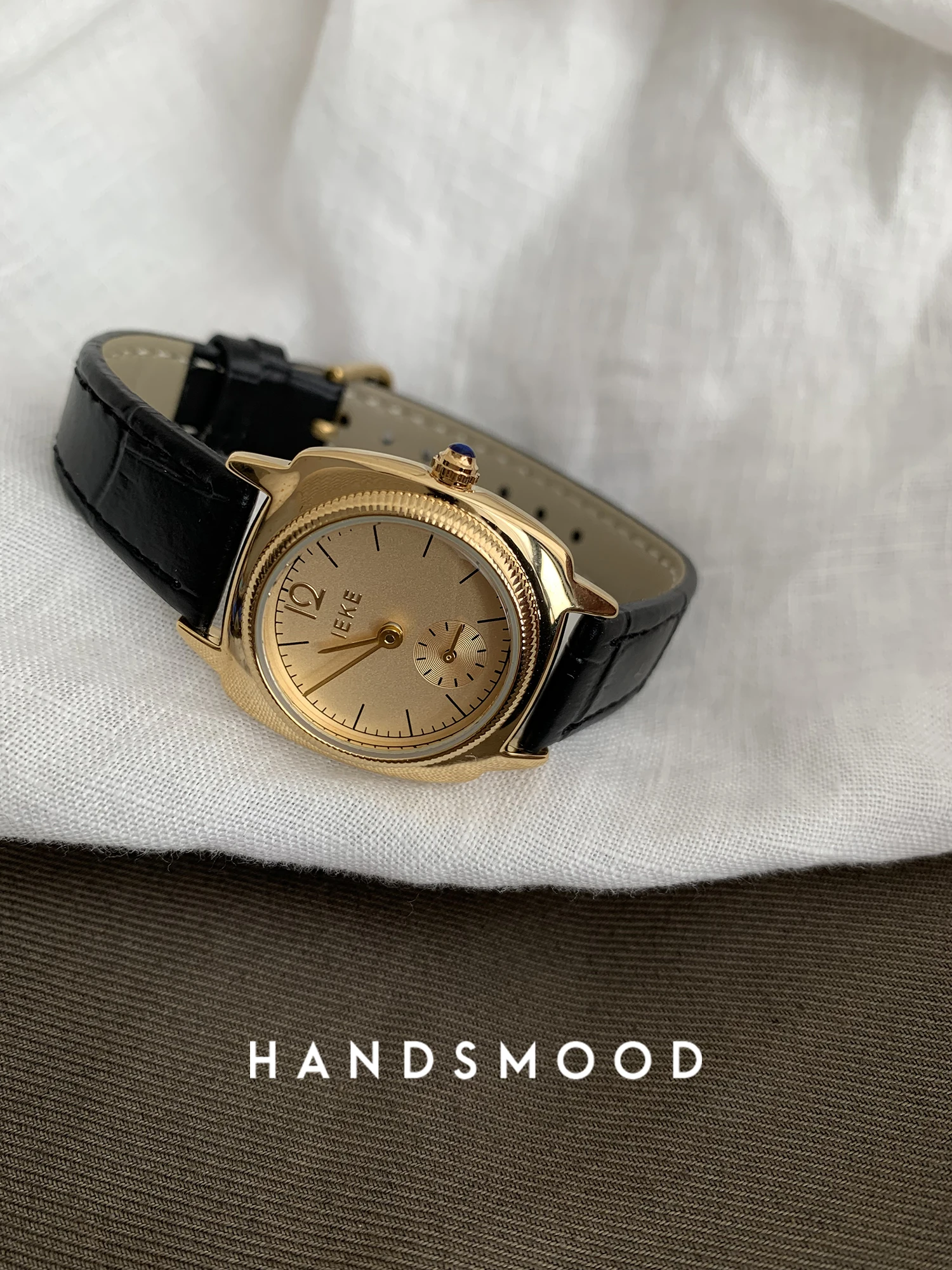 Orologio da donna originale in vera pelle con quadrante piccolo rotondo, orologio da donna al quarzo tutto-fiammifero per pendolarismo alla moda in stile vintage