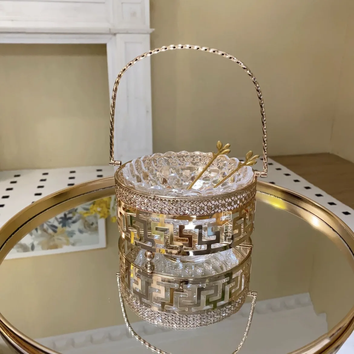 

Легкая роскошная выдолбленная корзина с фруктами, стеклянная металлическая ручная десертная миска, тарелка с фруктами