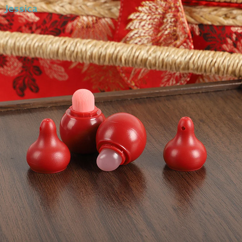 ♥ Mini pędzelek do ust w kształcie tykwy z silikonu/nylonu z nakładką, przenośny aplikator do szminki i balsamu do ust, idealny do efektu blendowania.