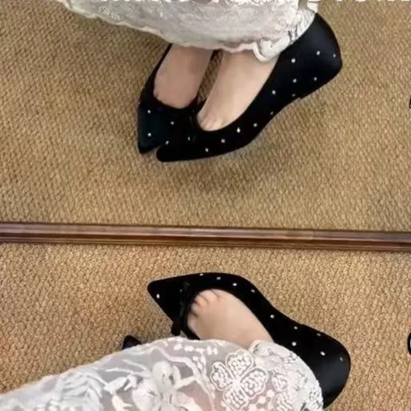 Inner Height Increasing Retro Side Empty Shallow Mouth Single Shoes for Women 2026 New Temperament Rhinestone Pointed Toe Shoes view 5