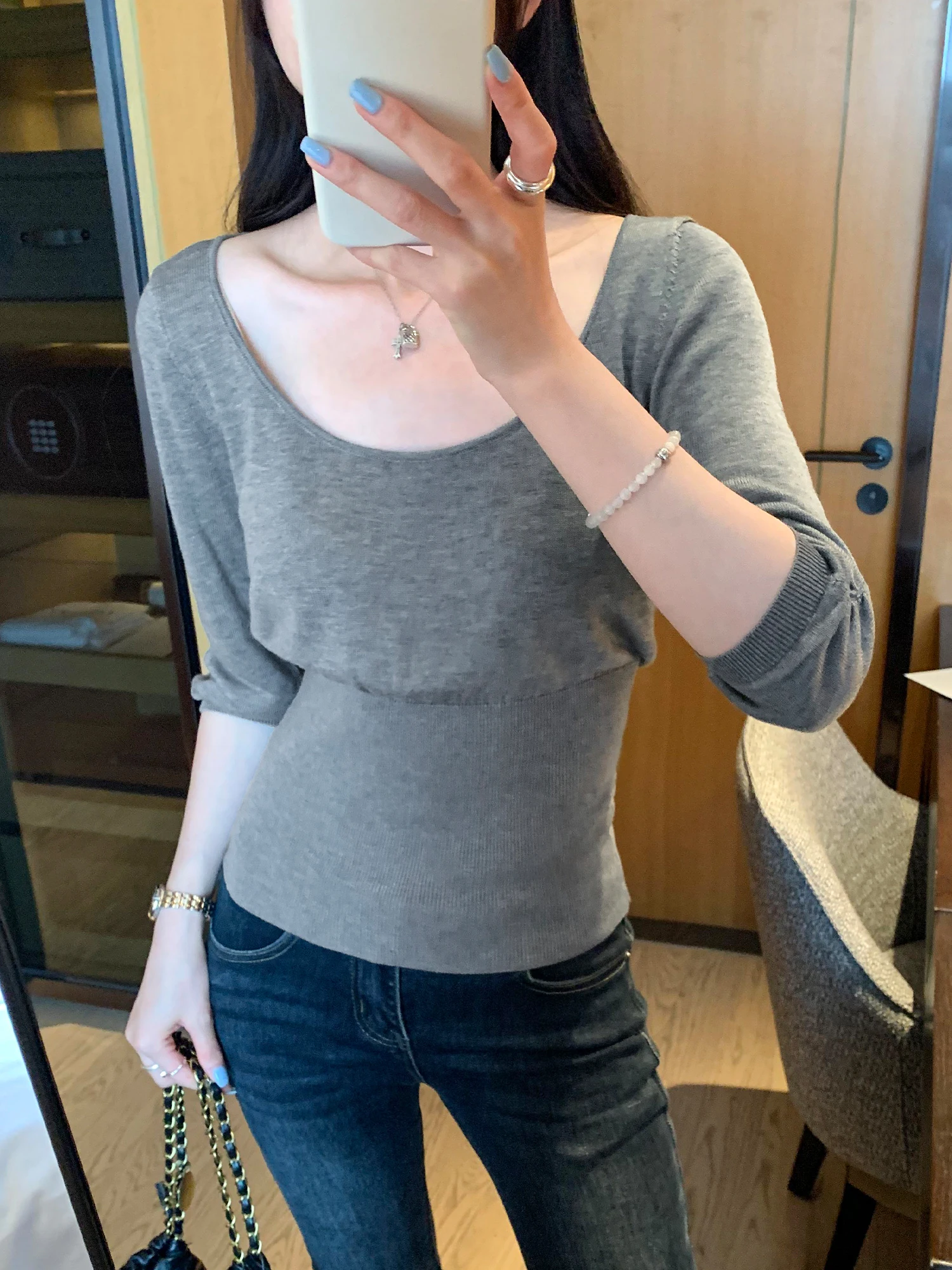 Early Spring Women's Silk Knitted U-Neck Top Waist-Cinching Sleeveless Mid-Sleeve Base Layer Shirt Commute Style Regular Fit