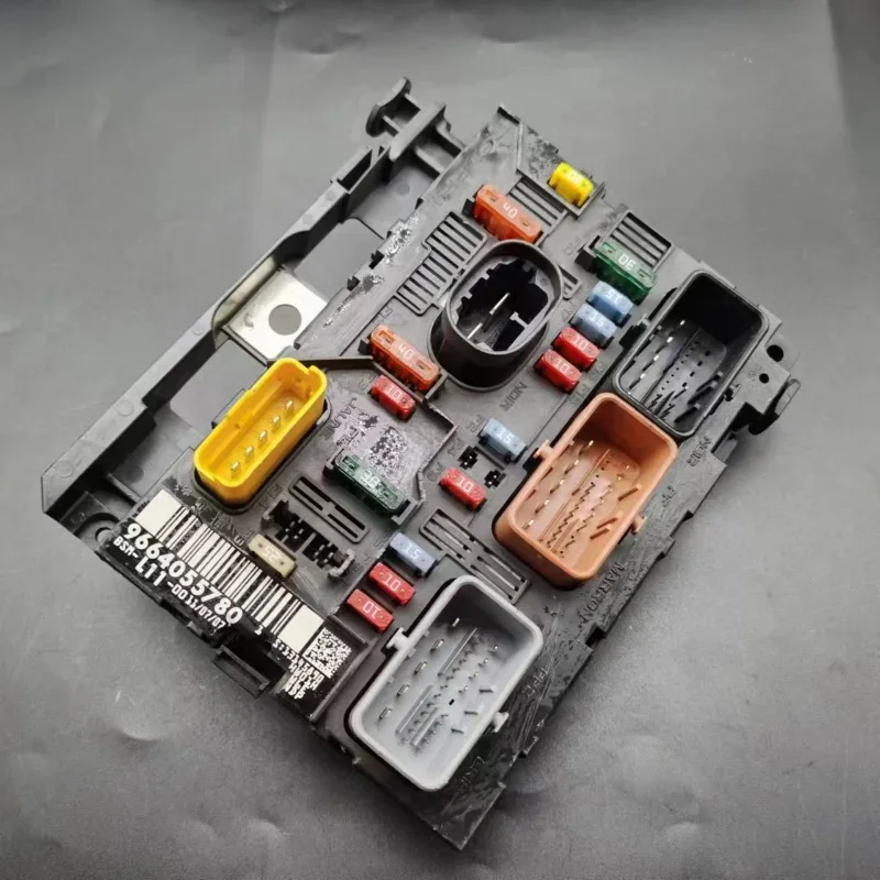 Used Genuine Bonnet Fuse Box Unit Assembly Controller BSM R05 9666700480 for Peugeot 307 308 408 Citroen C4 Berlingo