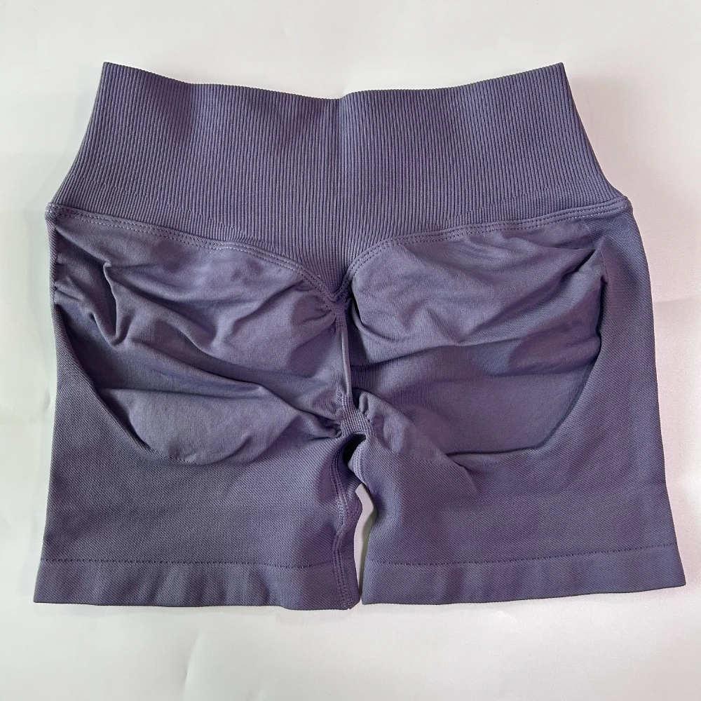 Pericic 4,5'' Yoga-Shorts für Damen, Kreuzmuster, Niedriger Bund, Gerippte Nahtlose Gym-Shorts, Workout-Fitness-Shorts mit Scrunch-Butt-Effekt, Sport-Laufshorts – Detail 17