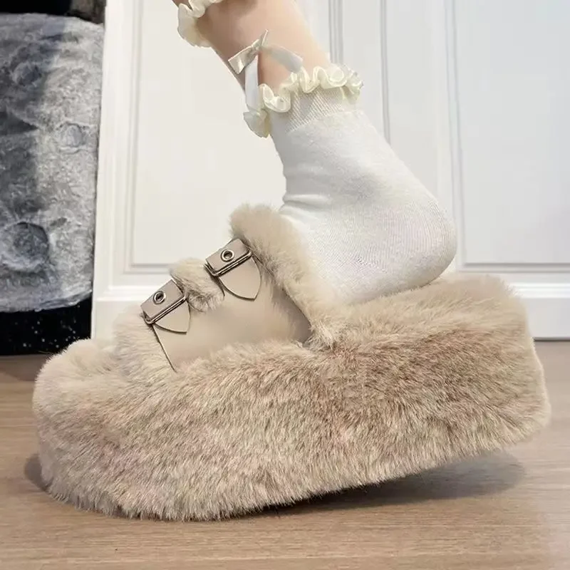 Zapatillas de invierno cálidas y esponjosas a la moda para mujer, zapatillas de lujo con correa y hebilla, plataforma de piel sintética, cuñas con punta abierta, chanclas muy femeninas