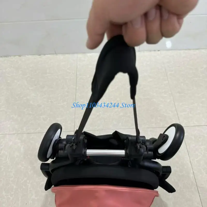 عربات الأطفال المحمولة تحمل حزامًا مع دعم كتف مبطن وخطاف دوار 360 درجة للسفر أساسي
