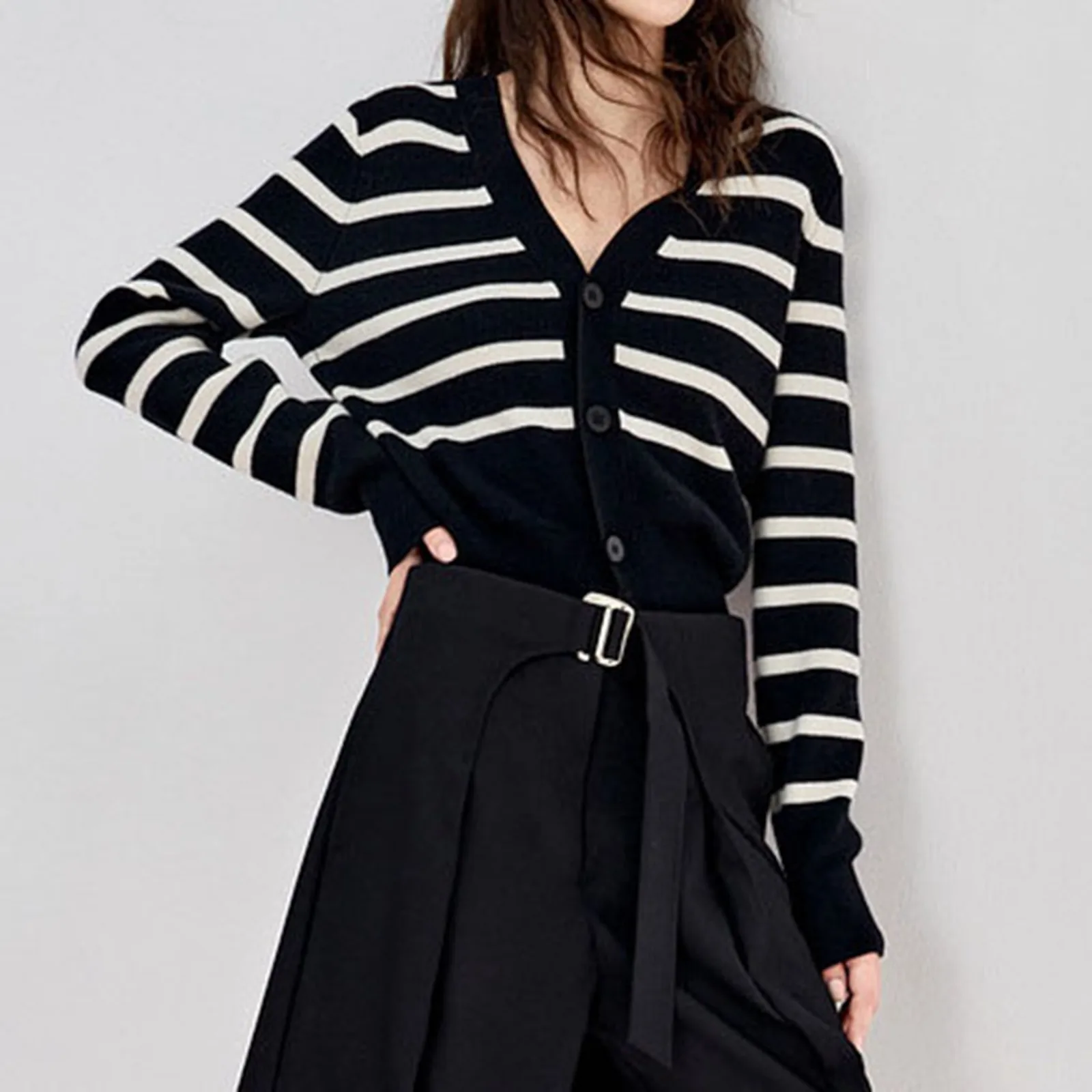 

Black Vintage Cropped Cardigan Striped Knitted Cardigan Loose V-Neck Autumn New High Street Long Sleeve Knitwear Sweater Coat