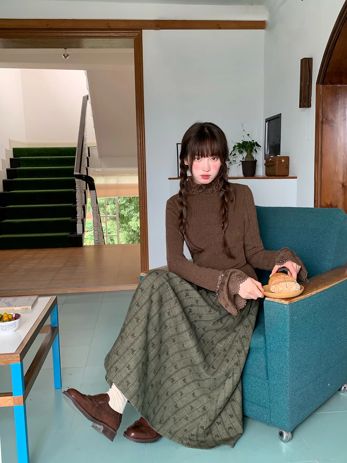 

Коричневая женская футболка приталенного кроя, осенне-зимняя, винтажная, с дизайном «Кленовый лист», базовая, повседневная, из полиэстера, с длинным рукавом