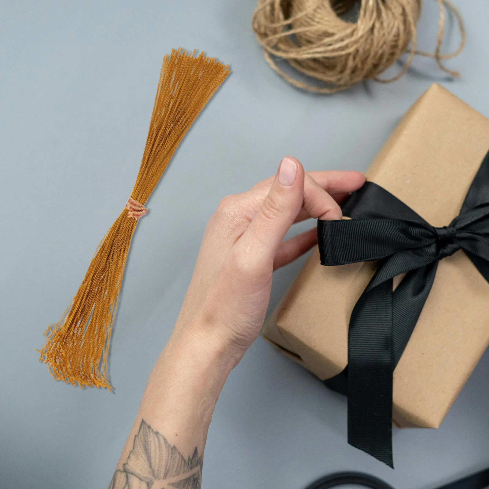 

200Pcs Christmas Decoration Hanging Rope Ornament Hanger String DIY Metallic Cord for Tags Labels