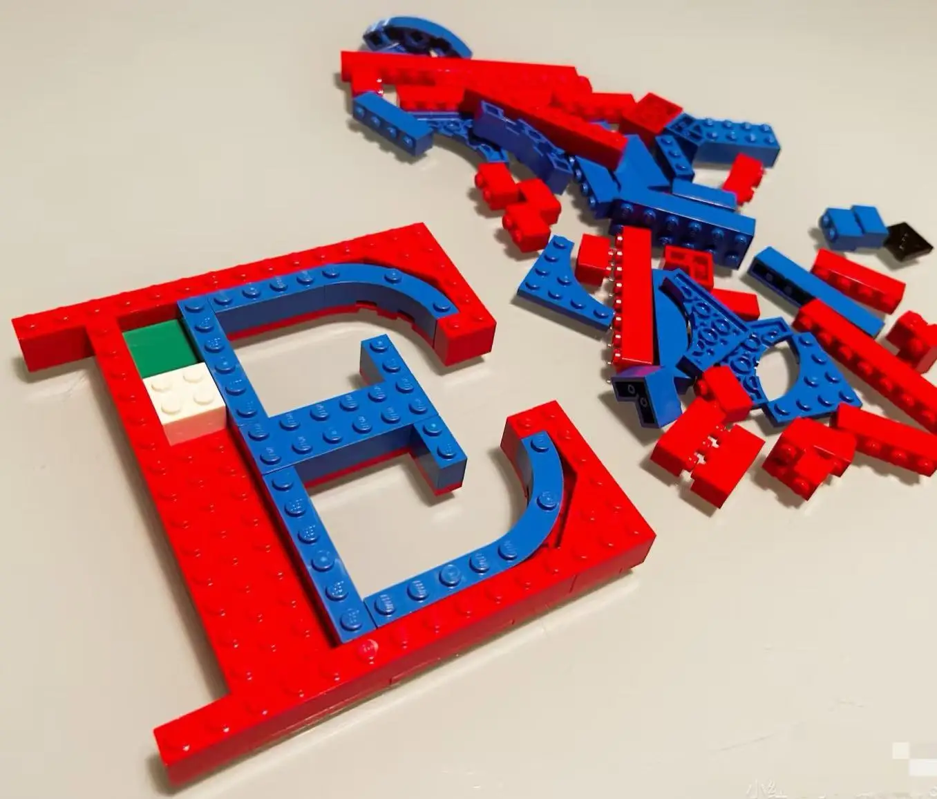 new Collector's Edition Love & Roses Compatible Model Express Love & Romance Suitable for Holiday Gift Set