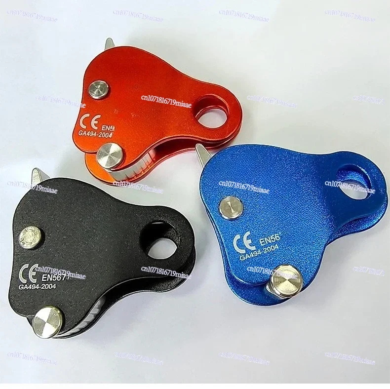 

Оборудование для альпинизма и скалолазания. Мобильный захват для веревки. Защита от падения. Самоблокирующееся устройство. Защита от столкновений.