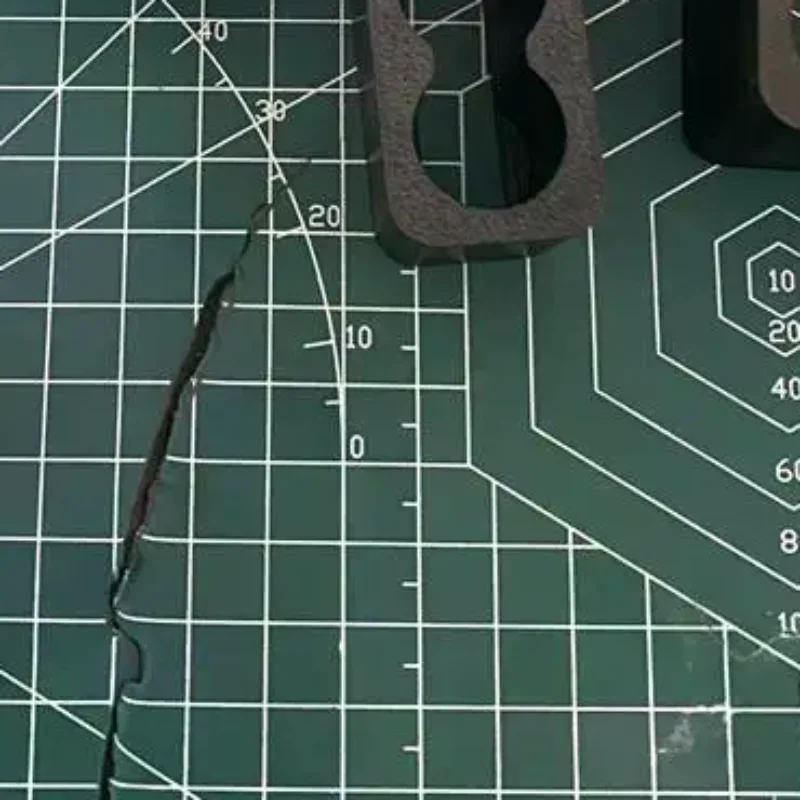 1/4Pcs 18650 Spot Welding Fixture Battery Fixed Lithium Battery Welding Fixture Spot Welding Fixed Assembly Bracket