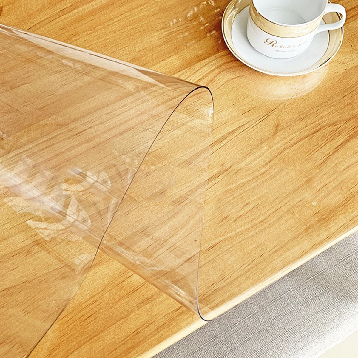 Clear Table ProtectorPlastic Table Cover Protector, Desk Protector Mat, Desk Pad Waterproof PVC Table Protecto