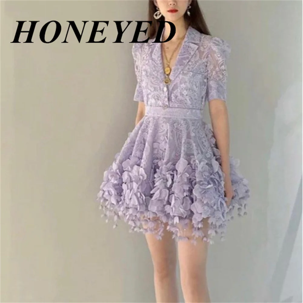 

HONEYED 2024 Luxury Button Purple V-Neck Evening Dresses Homecoming Short Sleeves Lace Flowers Cocktail Dress Party Prom Gowns