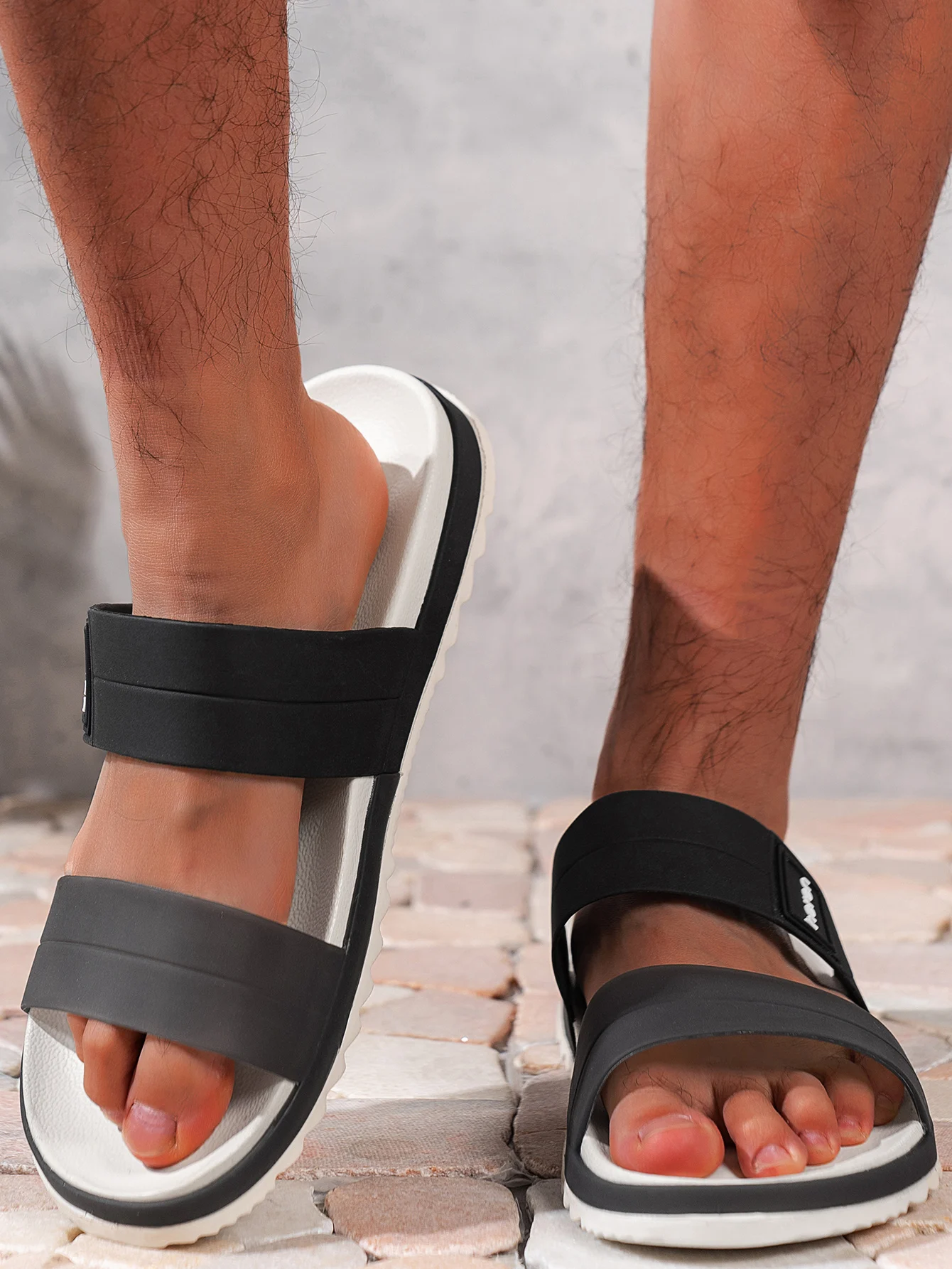 Herren-Jugend-Mules Neue Sommer-Retro-Freizeitschuhe zum Hineinschlüpfen, EVA-Einteilige Doppelriemen-Halb-Slipper mit Verstellbarer Schnalle für Zuhause und Outdoor-Nutzung – Detail 1