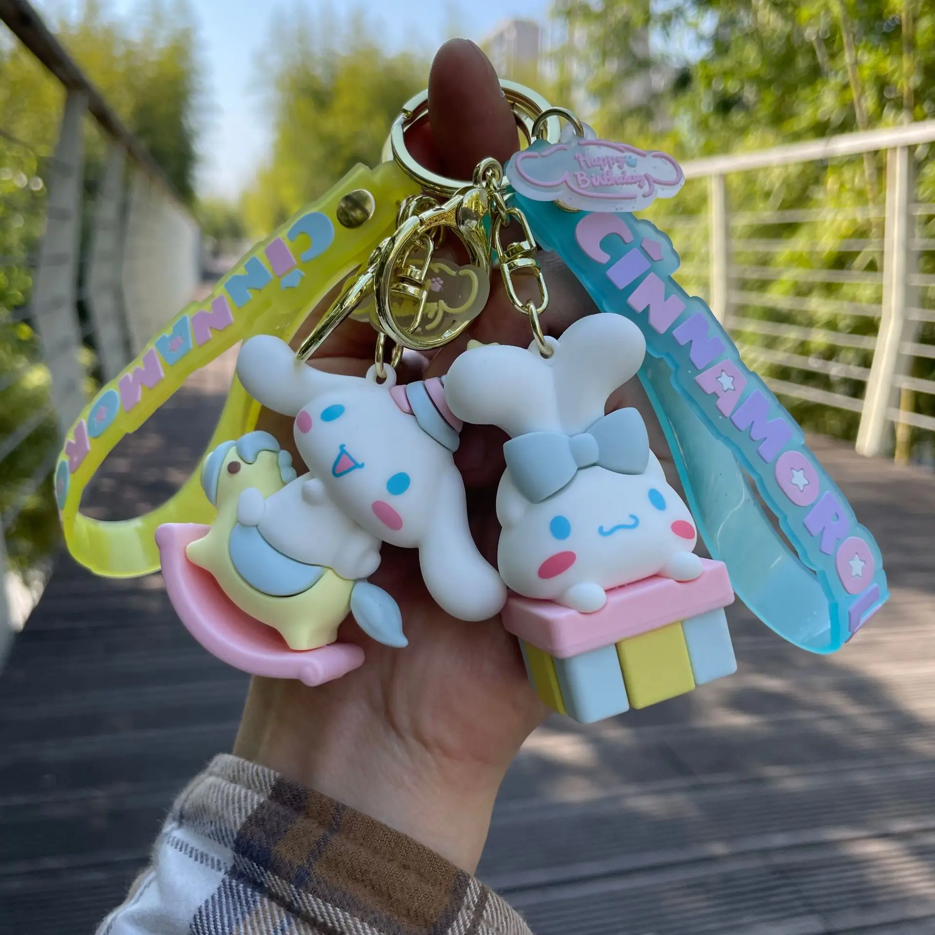 Anime Sanrio Keychain Cute Cinnamoroll Keyring Cartoon Doll Key Chain Schoolbag Pendant Car Ornaments for Children Birthday Gift