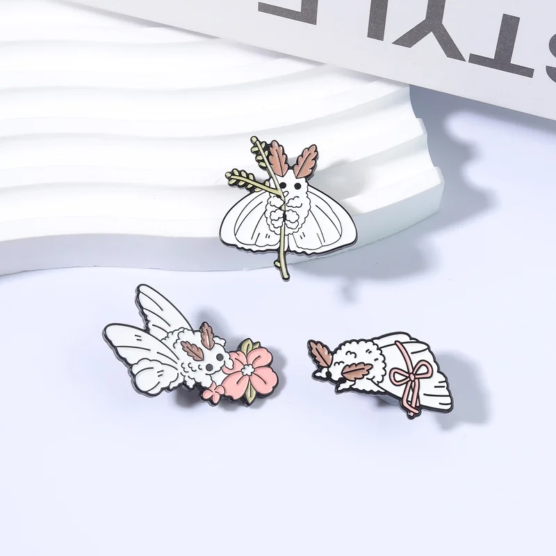 Cartoon-Mottenmann-Emaille-Pins, venezolanische Pudelmotten-Naturinsekten-Brosche, Reversnadel, modischer Halloween-Schmuck, Geschenke für Freunde – Detail 5