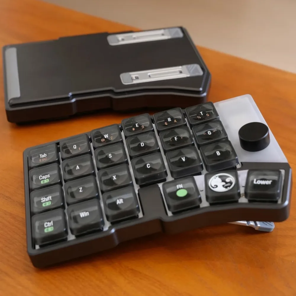 Tenting Cornix Wireless Split Keyboard in Line Wired Bluetooth Dual Mode Keyboard Kit Aluminium Kailh Choc V2 FR4 Vial  Game