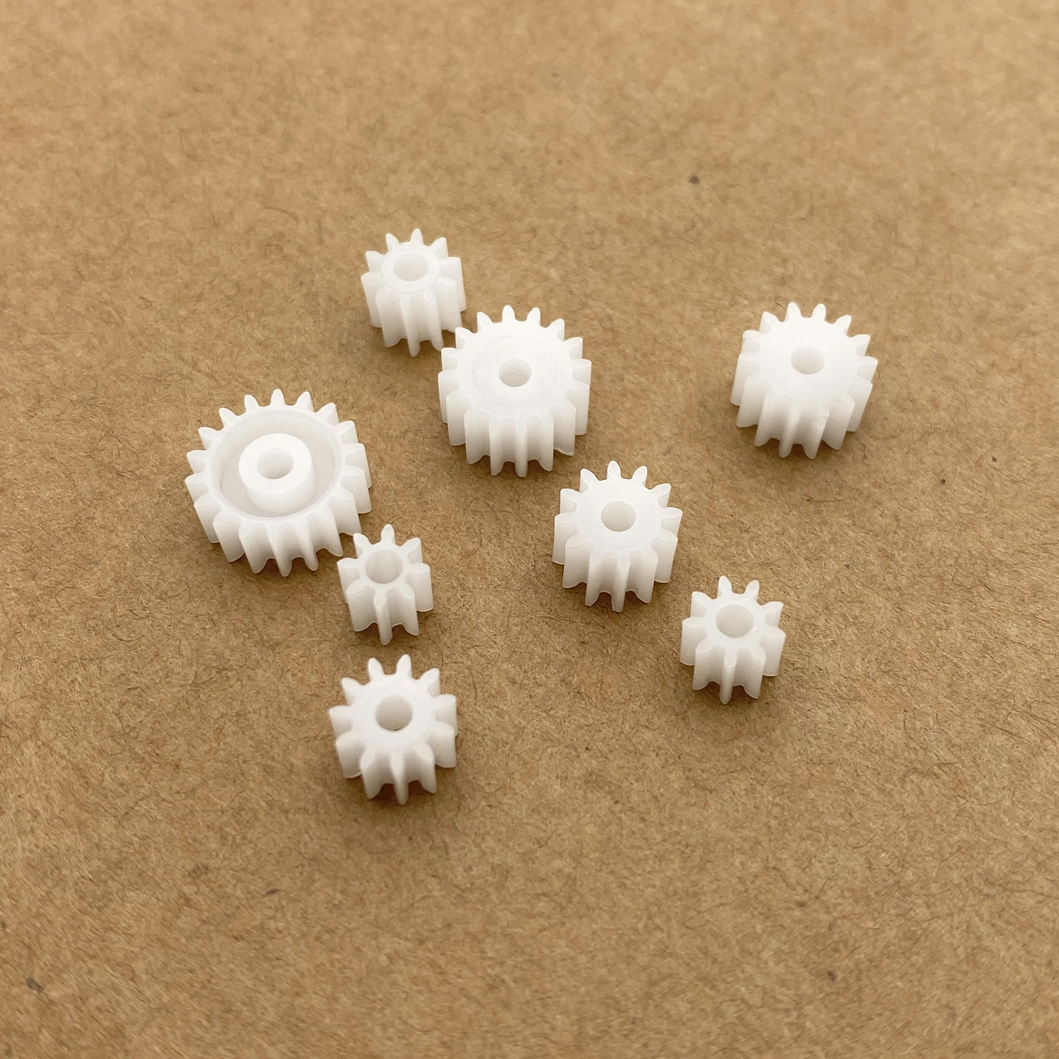 8PCS 0.5M 2mm HOLE diy Plastic gear bag For small dc motor spindle shaft 8 9 10 11 12 14 16 18 Teeth