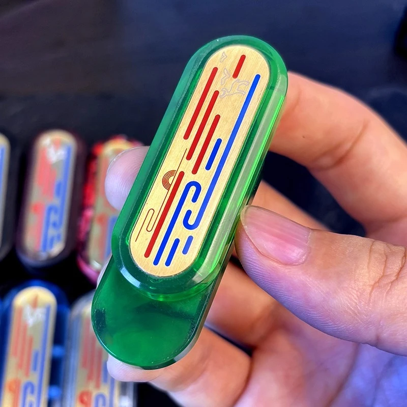 ARCEEDC Sandelholz, verheißungsvolle Wolken, mechanischer Rhythmus, Dingding, dichtes Segment, magnetische Fingerspitzenkarte, das Dekompressionsspielzeug schießt