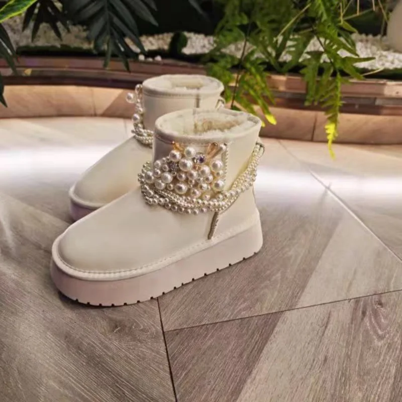 

White thick-soled pearl water diamond beaded snow boots, large-sized fur all-in-one banquet women's cotton shoes 35-40