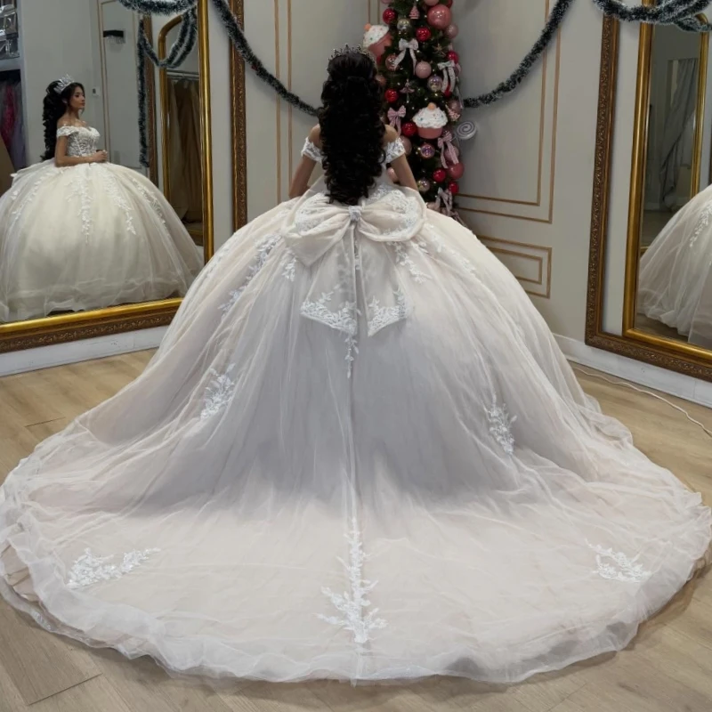 Champagne brillant Quinceanera robes hors de l'épaule Applique dentelle perles cristal arc tulle fête anniversaire doux 16 robe Vestid