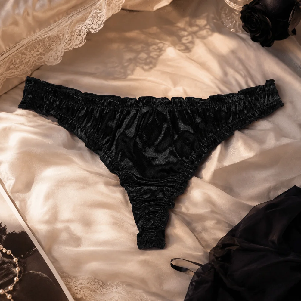 French Style Sweet Ruffle Women's Panties Lingerie Luxury Underwear Seamless Low Waist Ice Silk Panties Sports