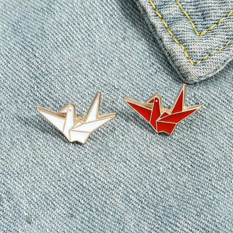 Paper Cranes Enamel Pin Custom White Red Origami Bird Brooches Bag Lapel Pin Badges Simple Animal Jewelry Gift for Kids Friends