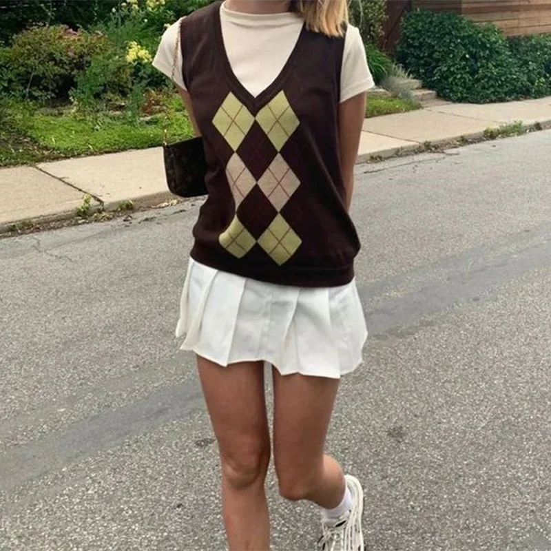 Argyle Y2K V Neck Knitted Sweater Vest Brown Sleeveless Plaid Casual Preppy Style Crop Tops Women Fashion Pullover Streetwear