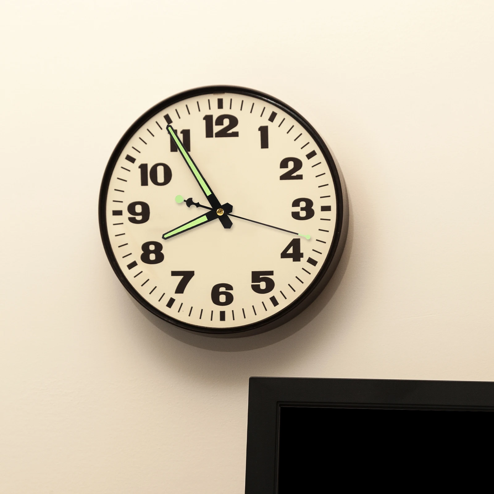 

1Set Clock Mechanism Replacement Quartz Movement Kit Silent Wall Clock Hands Kit Long Shaft DIY Repair Fluorescent