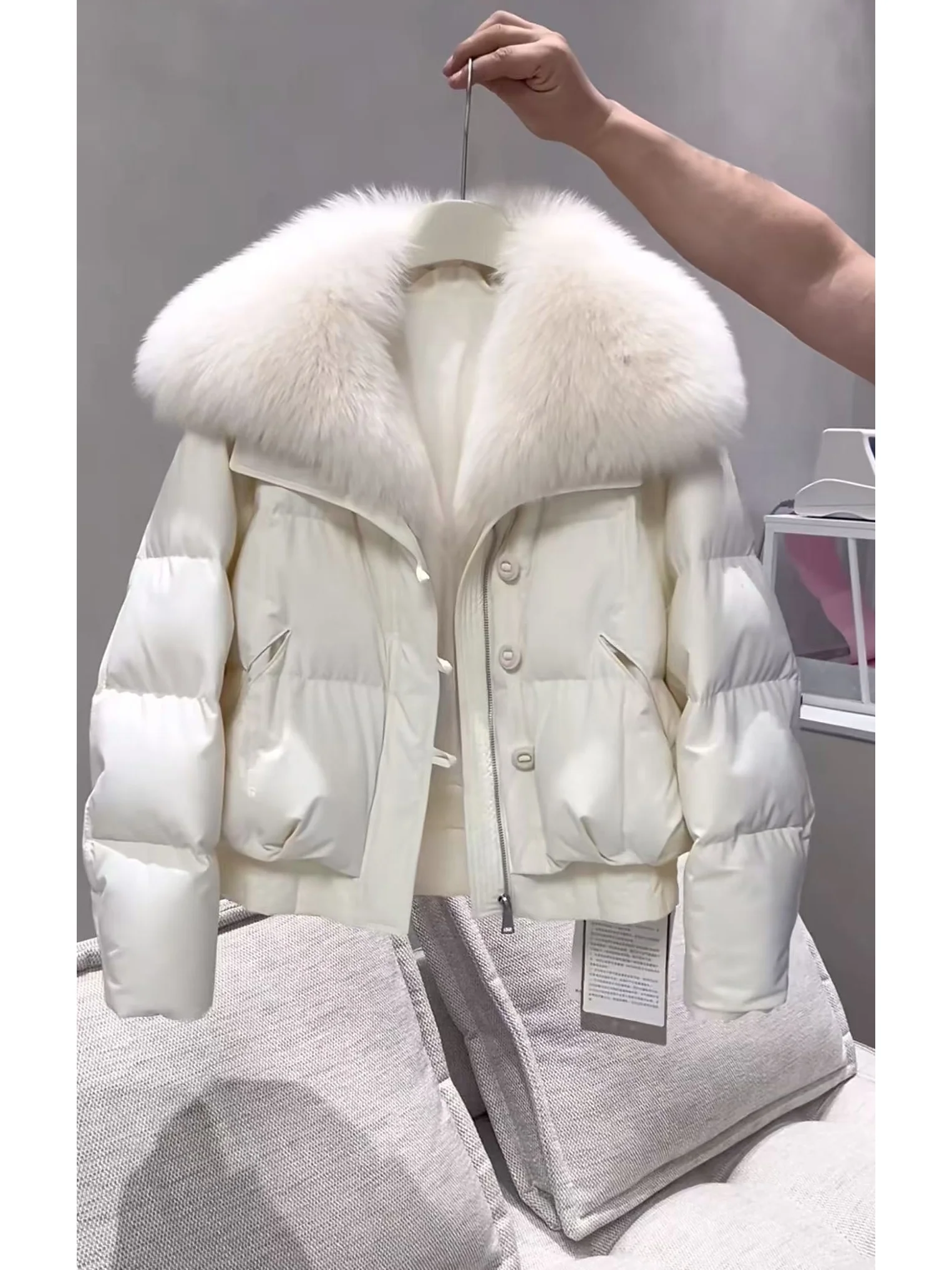 울트라 화이트 코튼 푸퍼 재킷 슈퍼 귀여운 큰 칼라 플러피 브레드 스타일 여성 겨울 아우터웨어