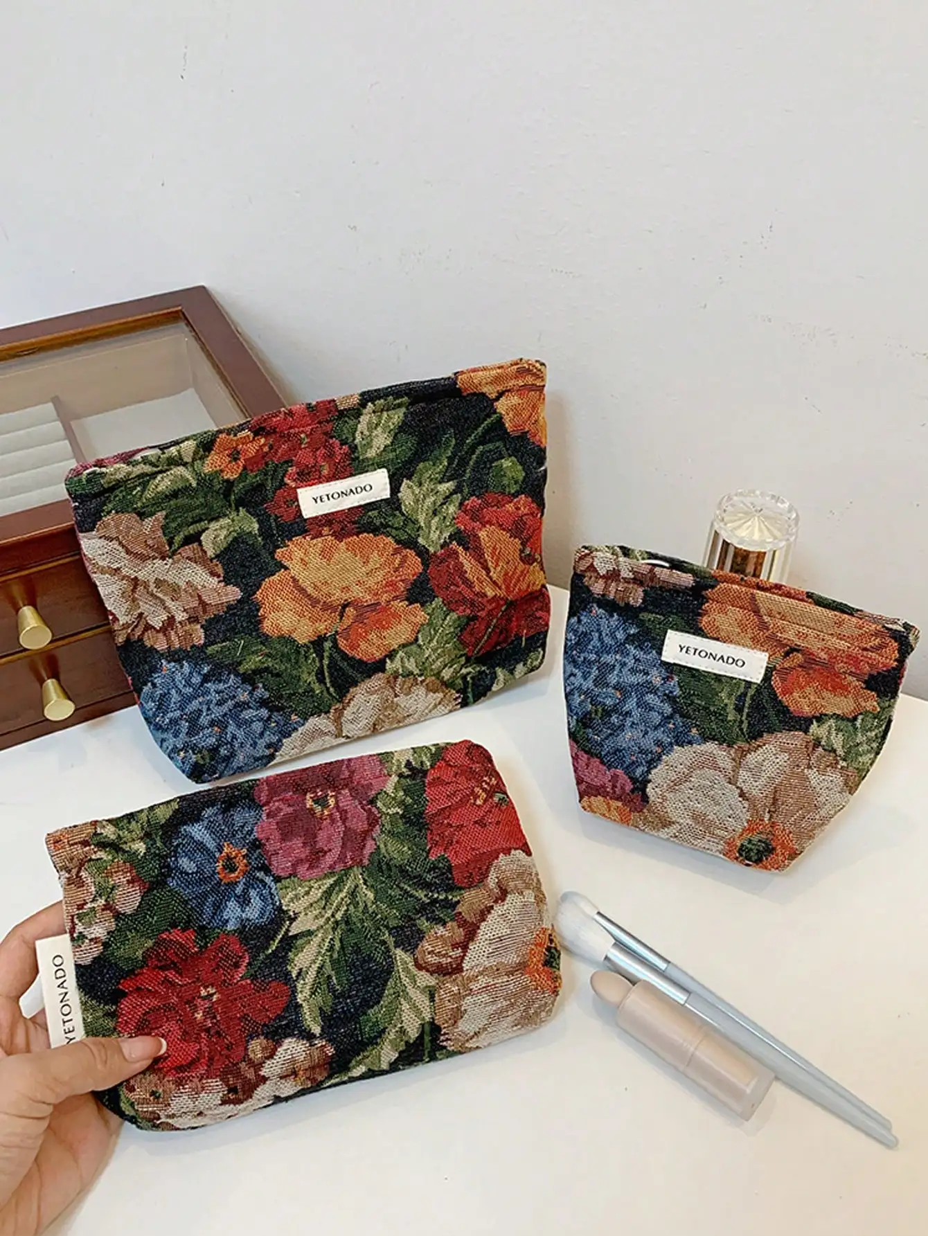 

1pc/set Black bottom oriole tail flower makeup bag, multifunctional makeup bag, daily makeup storage bag, portable toiletry bag