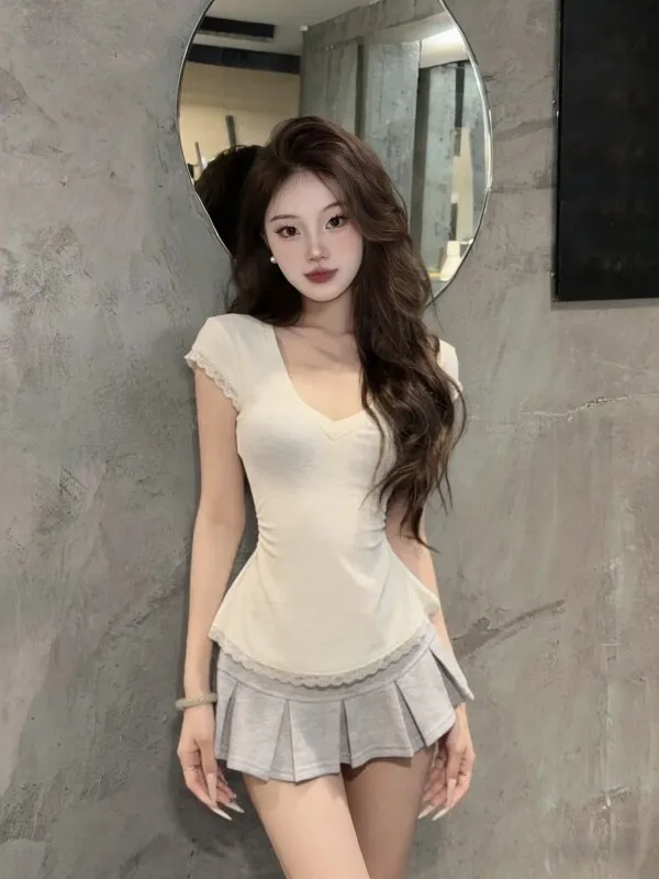 

Korean Style Pure Desire Slim Fit V-Neck Lace Trim Short Sleeve T-Shirt A-Line Pleated Skirt Two-Piece Set Women Summer ...