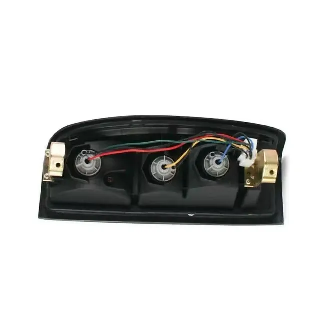 

Auto parts Left and Right Rear Tail Light Brake Lamp For Nissan Navara D22 Ute DX ST ST-R 1997-2015 RLN026-EU-R/RLN026-UK-L