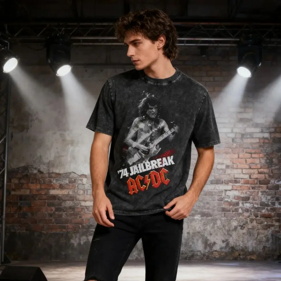 

2025 New AC/DC Jailbreak Men's Vintage Rock Band T-shirt Male Printed T-shirt Casual Comfortable Music Fans Streetwear Tee