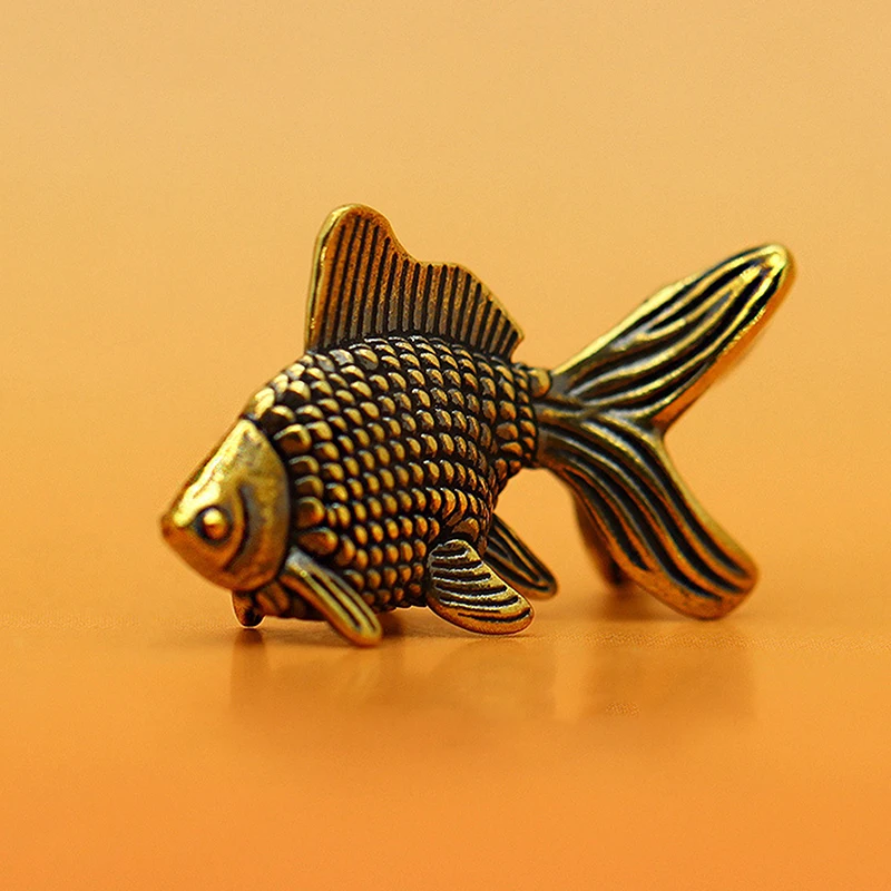 Goldfish Figurines Retro Brass Lucky Animal Statue Ornament Home Decor Desk Decoration Tea Pet Cute Gifts