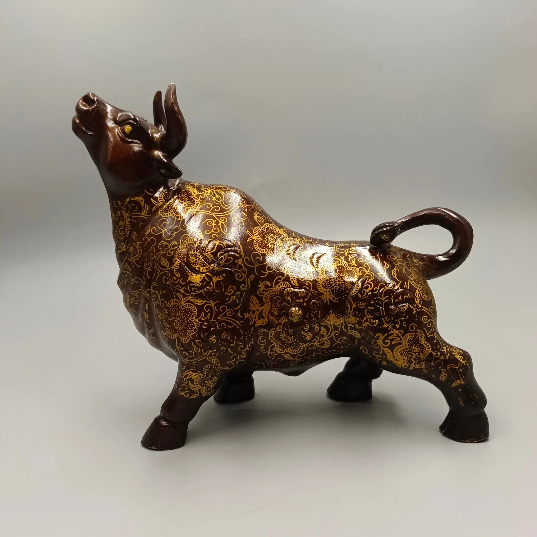 

Chinese Style Pure Copper With A Bull Like Aura And Exquisite Craftsmanship Worthy Of Collection And Suitable For Decoration