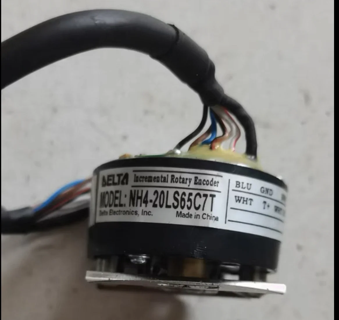 NH4-20LS65C7T б/у энкодер серводвигателя, в наличии, протестирован, нормально функция