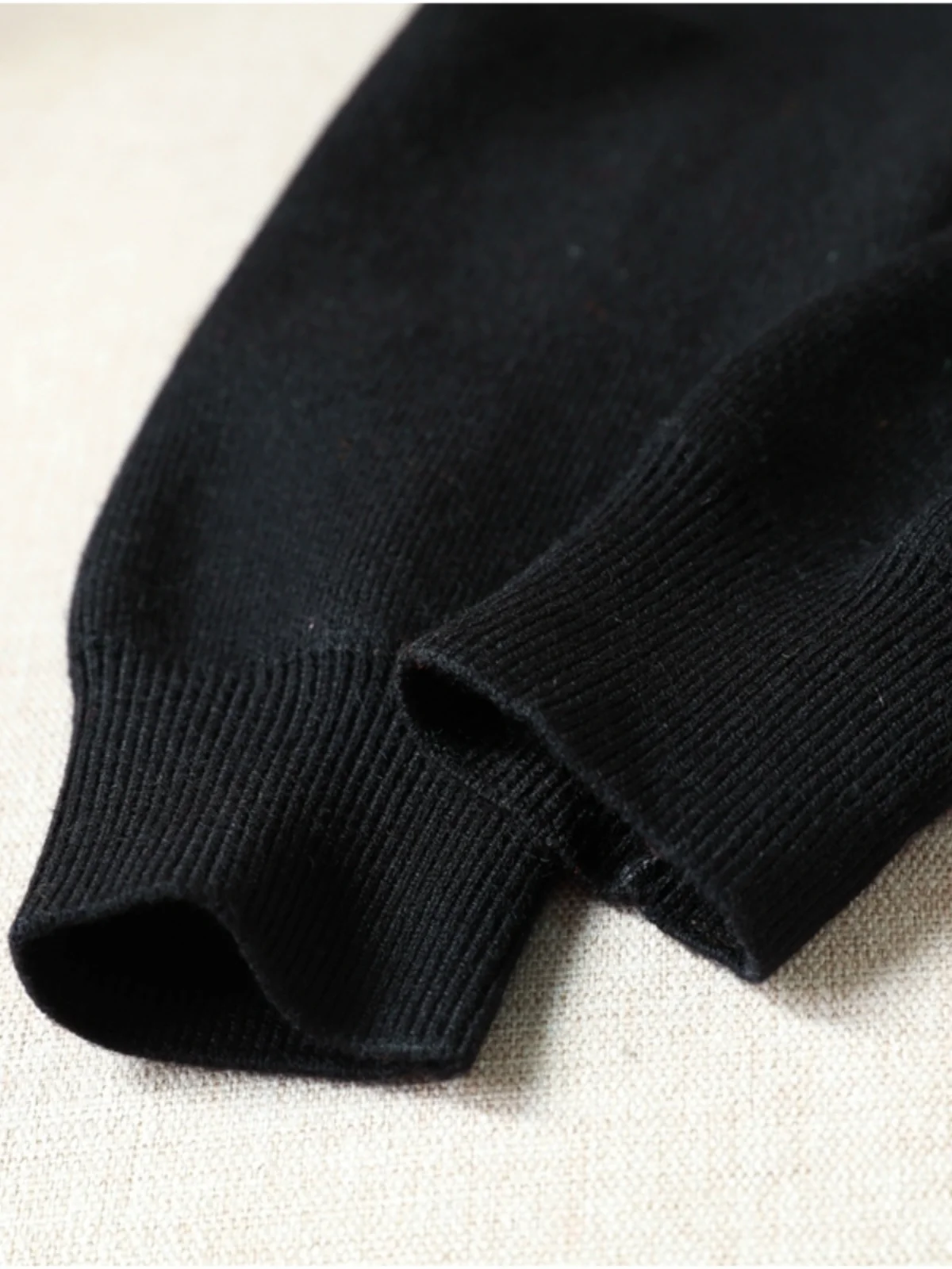 

Женский трикотаж серии H, шерстяной цвет, свитер с базовым слоем, универсальный многослойный топ, шерстяной дизайн на пуговицах, осень-зима