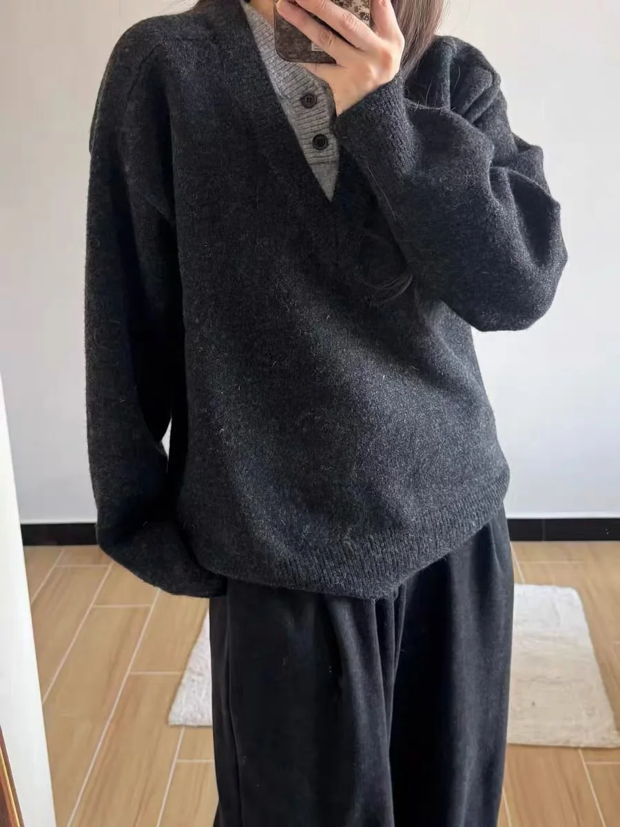 

Повседневный свободный вязаный свитер с глубоким V-образным вырезом, имитация двухслойности, на пуговицах, в стиле CleanFit, для отдыха, в стиле Old Money, молодежный, с длинными рукавами