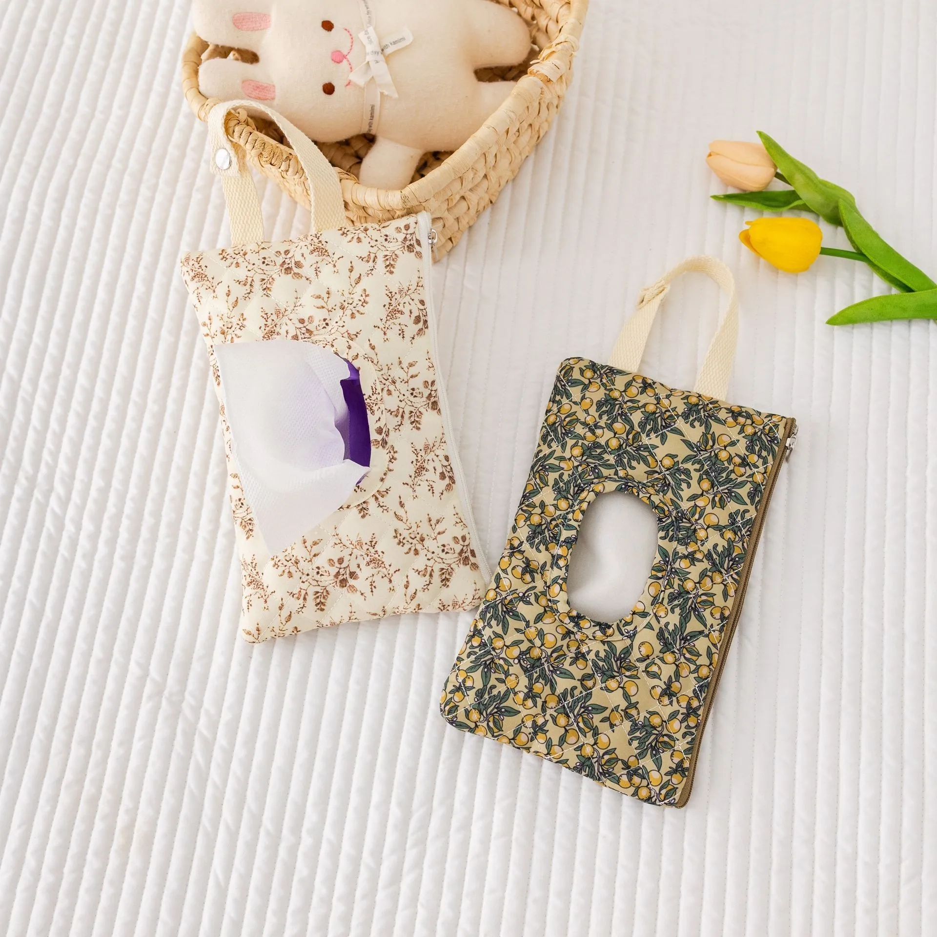 Baby Stroller Bag Portable Cute Baby Wet Wipe Pouch with Handle Reusable Hanging Napkin Case Flip Cover Stroller Paper Holder