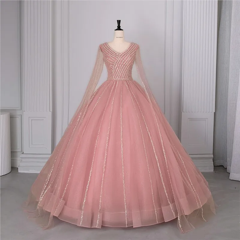 

A new heavy-duty long-sleeved collar with large swing and elegant puffy skirt