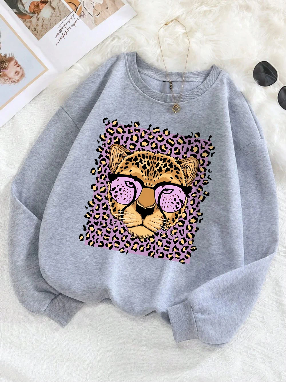 Leopard Sweatshirts Womens Fresh Fruits Prints Hoodies Loose Fleece Warm Crewneck Clothes Fashion Comfortable Womans Pullover