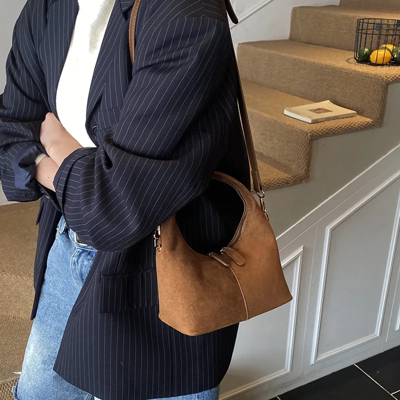 

Осень-зима 202, винтажная сумка подмышки, просторная женская сумка через плечо, роскошная матовая сумка, минималистичная сумка «день-ночь»