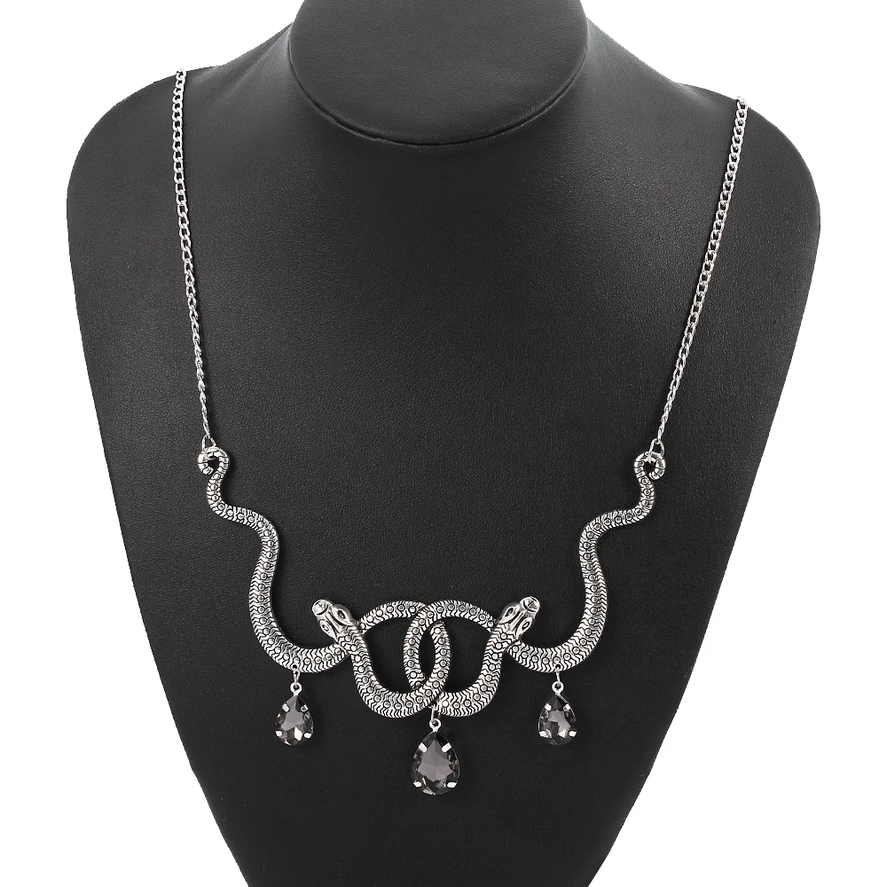 Trendy Vintage Medusa Snake Necklace Double Snake Pendant Gold Color Metal Necklace Choker Fashion Gothic Amulet Jewelry