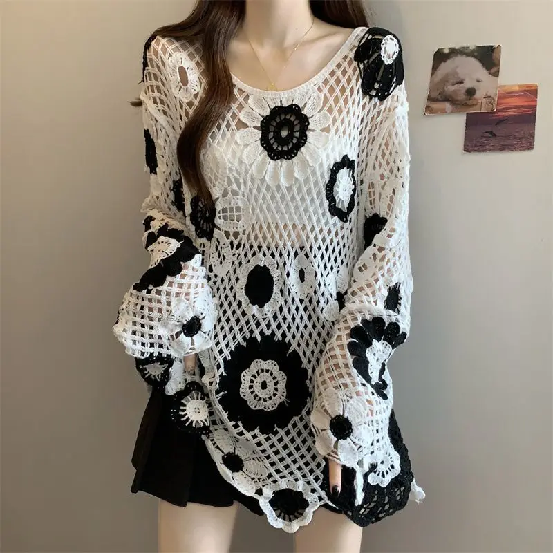 French Hook-flowered Long-sleeved Knitted Blouse for Women Loose Slim Vacation Style Top